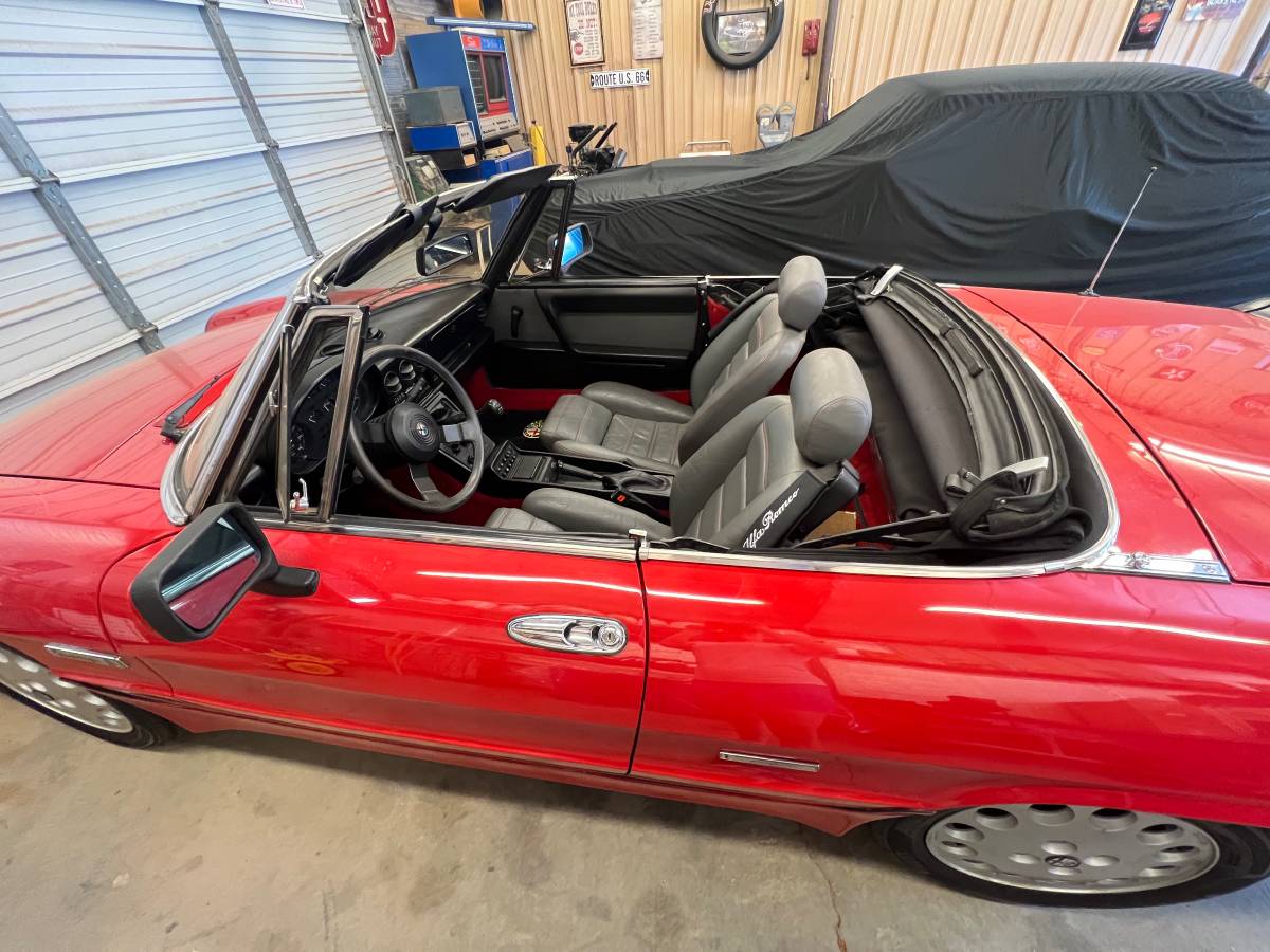 Alfa Romeo Spider 1988 - Import Direct Car Sales