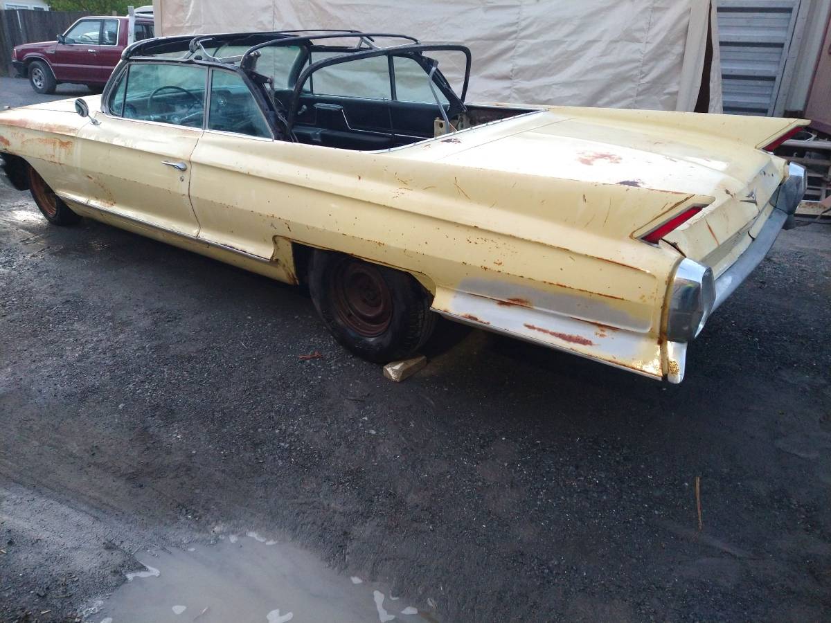 CADILLAC COUPE DEVILLE CONVERTIBLE 1962 - Import Direct Car Sales